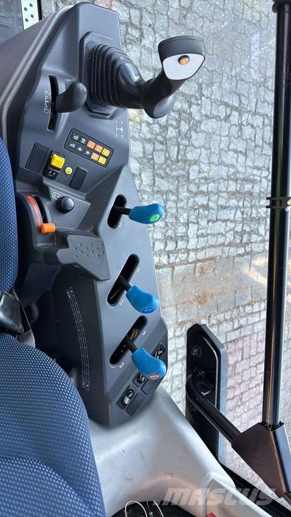 New Holland T4.100V Tractor Traktori