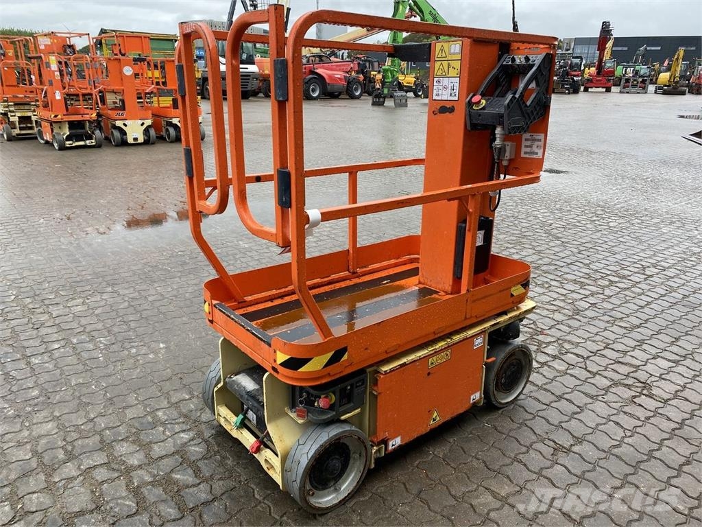 JLG 1230ES Vertical mast lifts