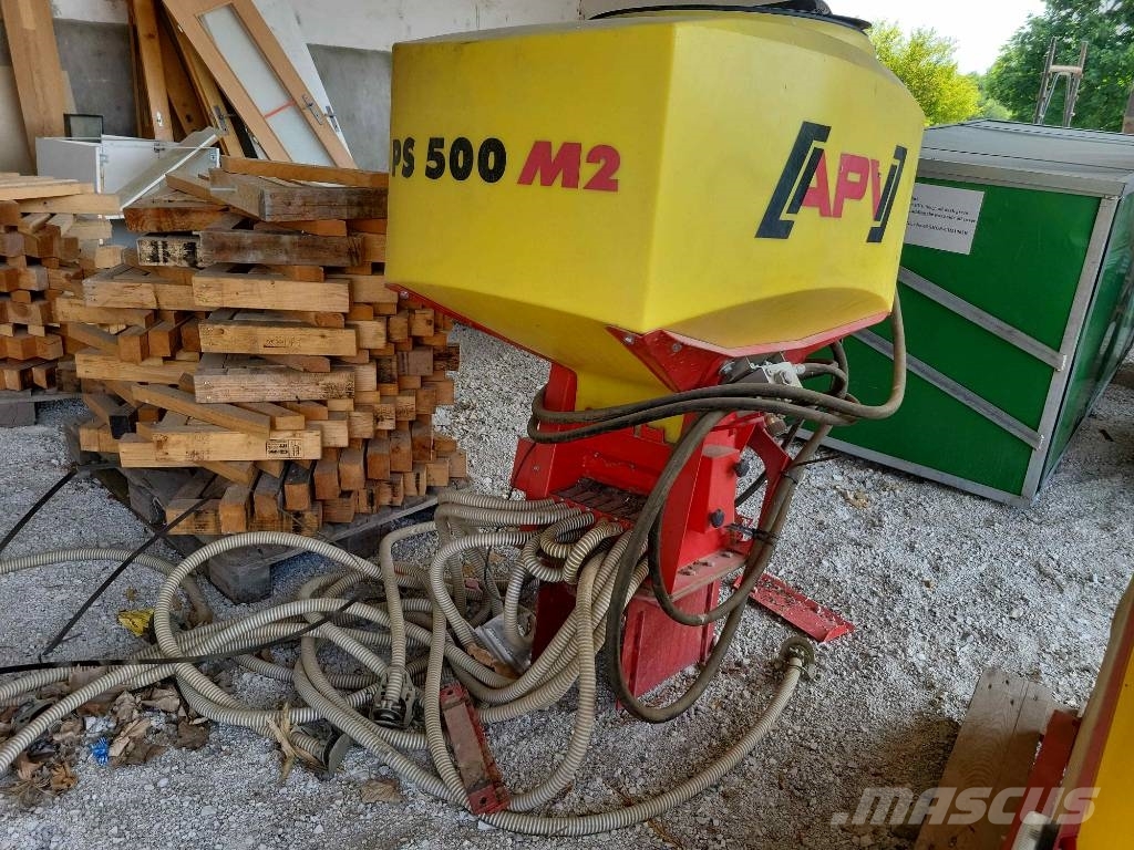 APV LF 600 M1 (y 2020) + APV PS 500 M2 (y 2016) Kunstmeststrooiers
