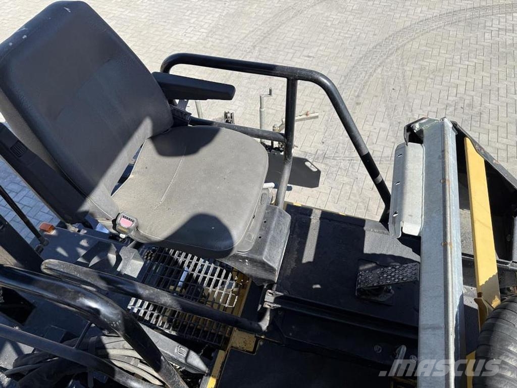 CAT AP 600D Асфальтовкладачі
