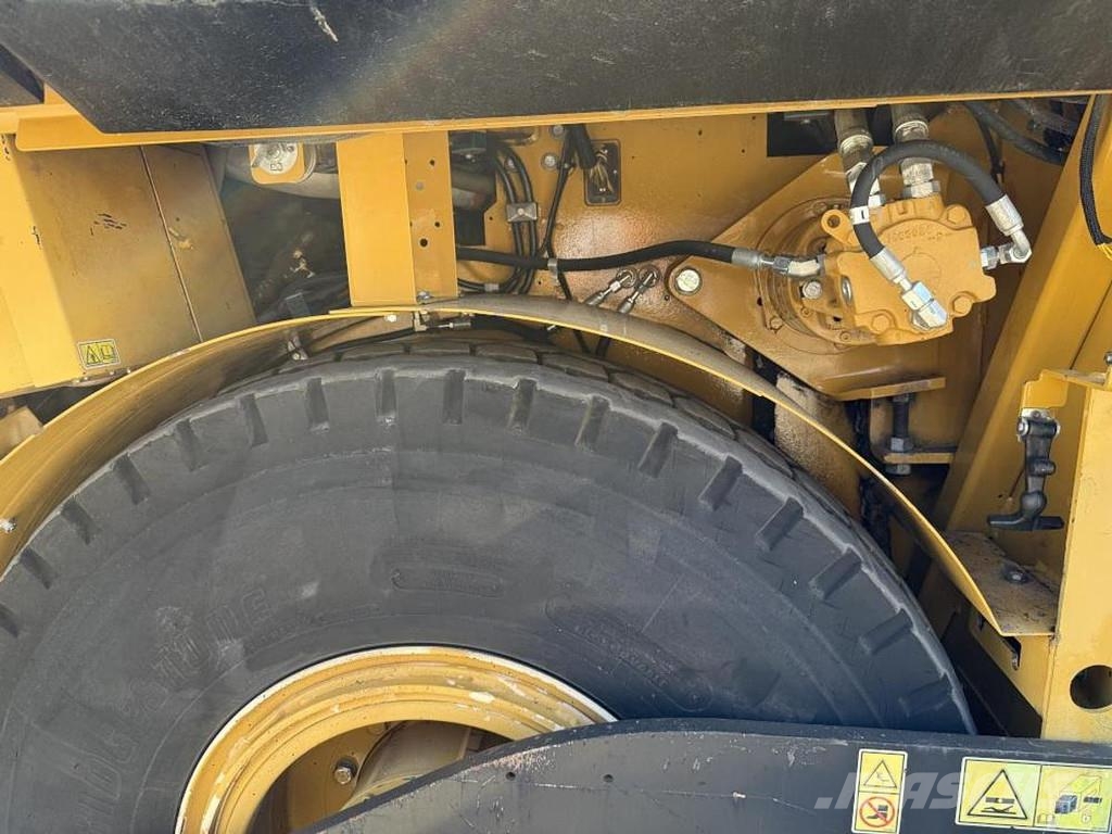 CAT AP 600D Асфальтовкладачі