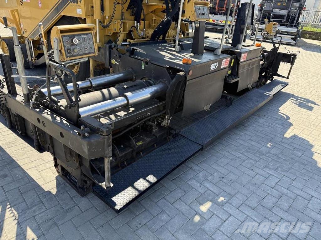 CAT AP 600D Асфальтовкладачі