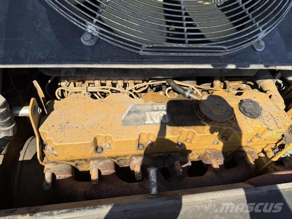 CAT AP 600D Асфальтовкладачі