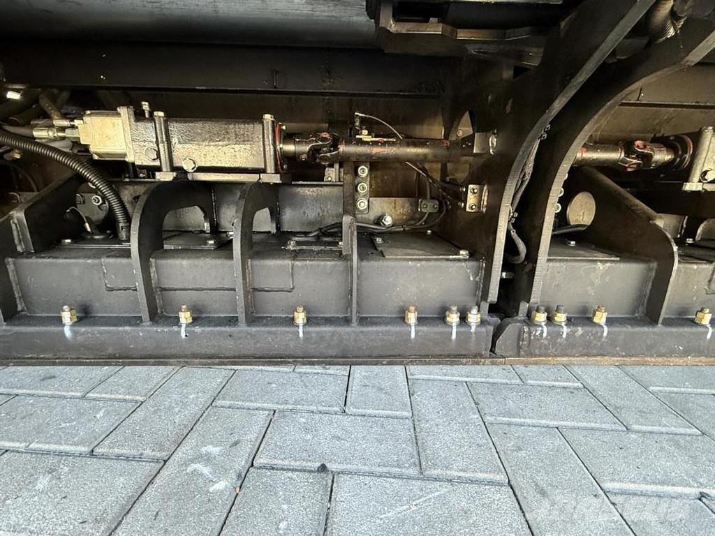 CAT AP 600D Асфальтовкладачі