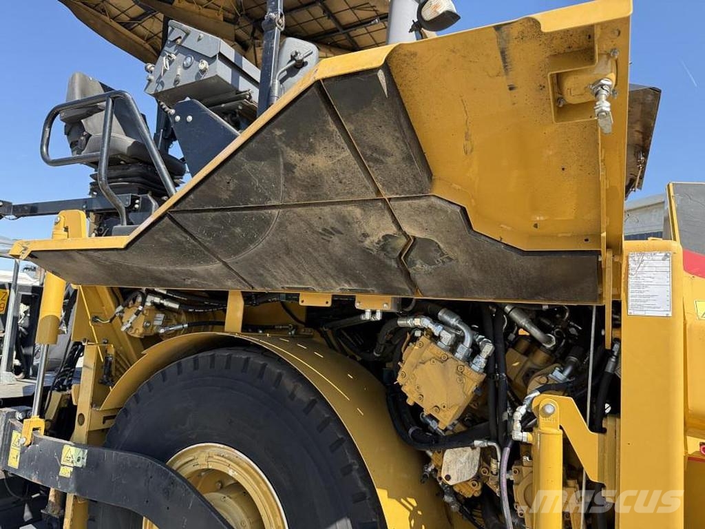 CAT AP 600D Асфальтовкладачі