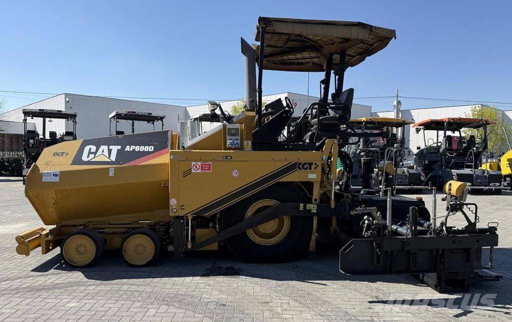 CAT AP 600D Асфальтовкладачі