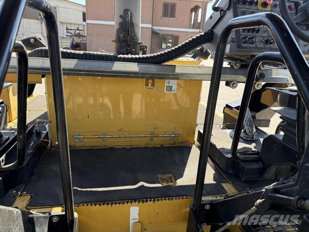 CAT AP 600D Асфальтовкладачі