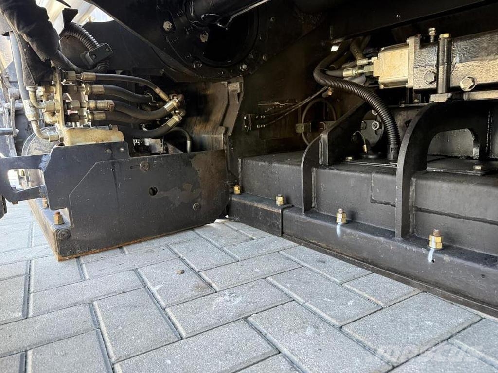 CAT AP 600D Асфальтовкладачі