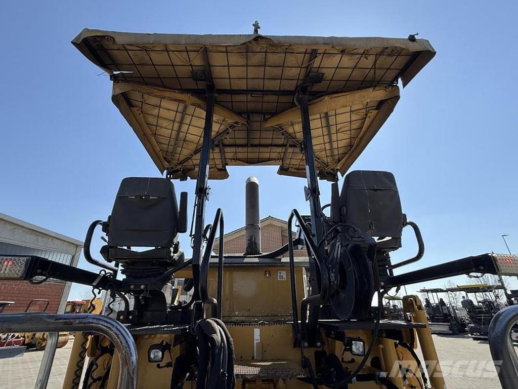CAT AP 600D Асфальтовкладачі