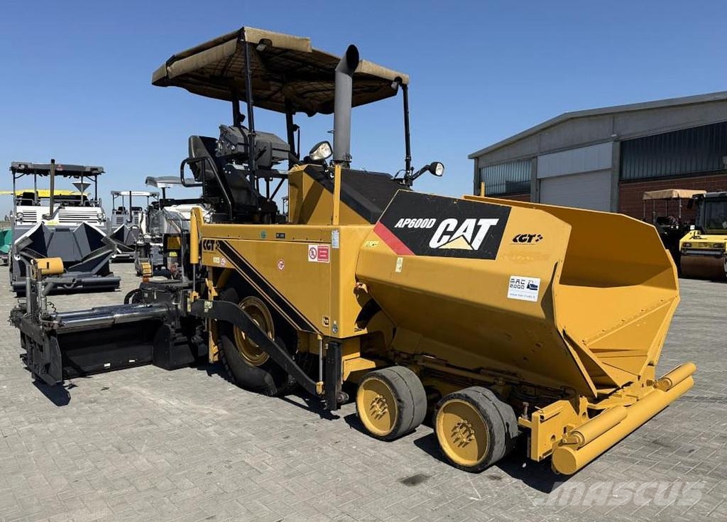 CAT AP 600D Асфальтовкладачі