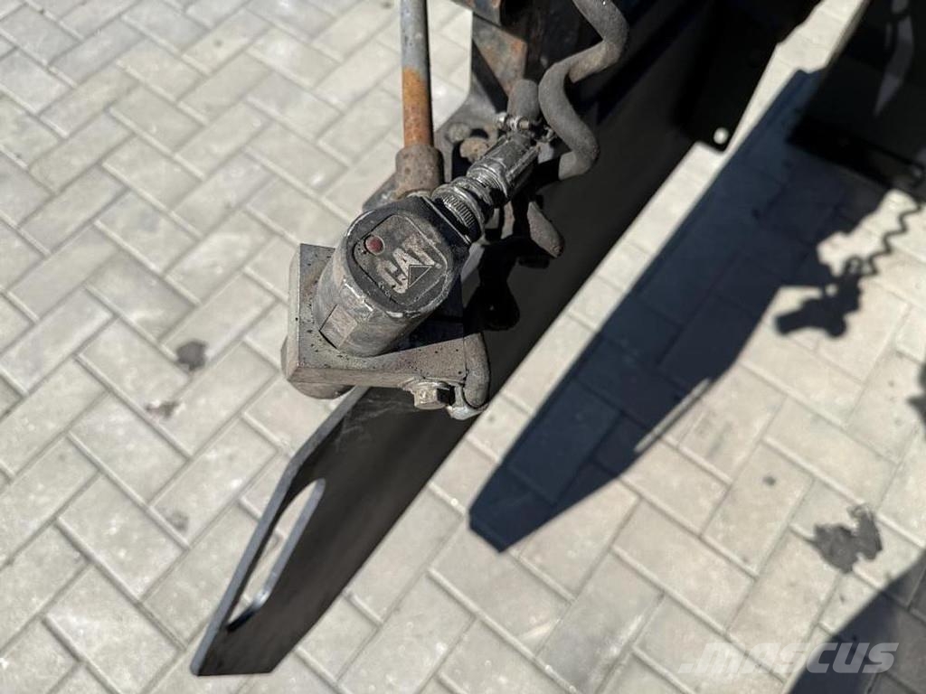 CAT AP 600D Асфальтовкладачі
