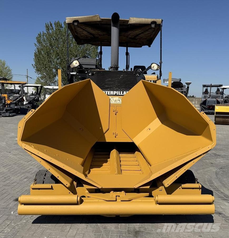 CAT AP 600D Асфальтовкладачі