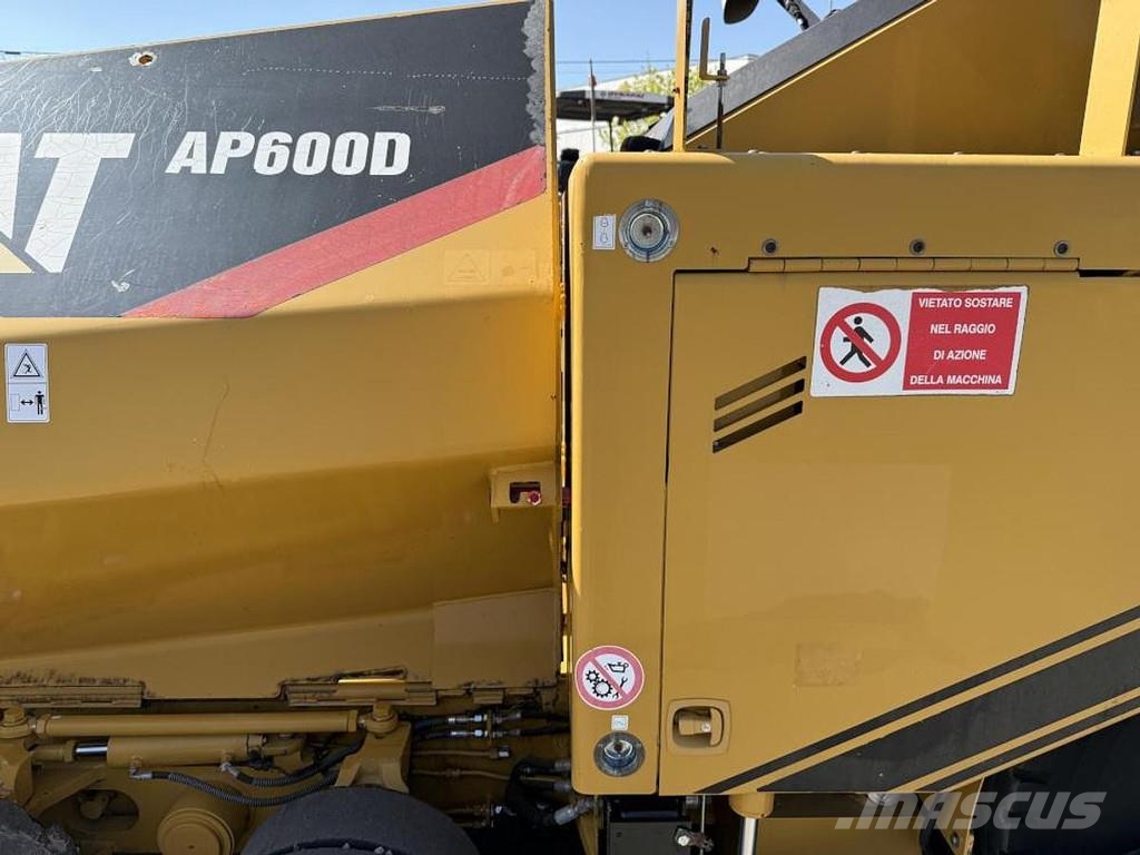 CAT AP 600D Асфальтовкладачі