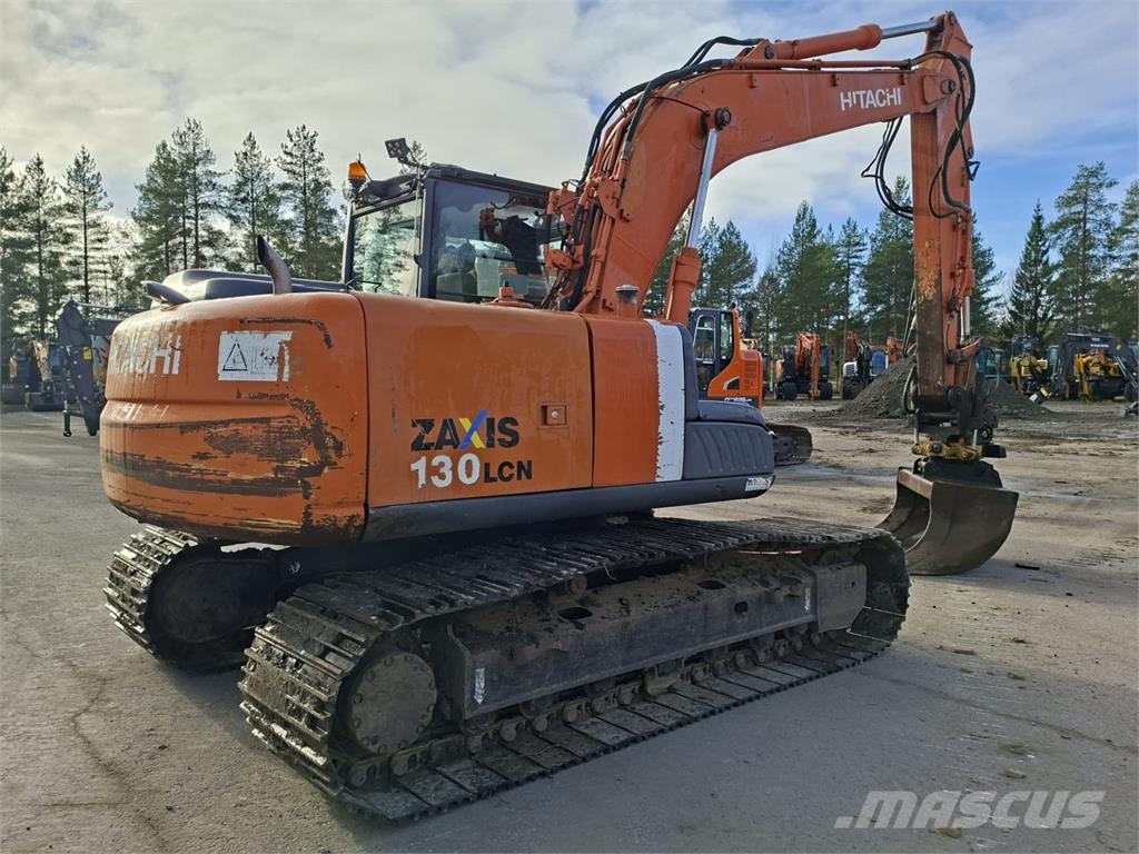 Hitachi ZX130LC-3 PYÖRITTÄJÄLLÄ Raupenbagger