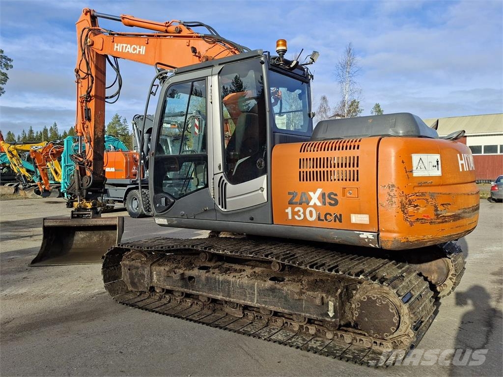 Hitachi ZX130LC-3 PYÖRITTÄJÄLLÄ Raupenbagger