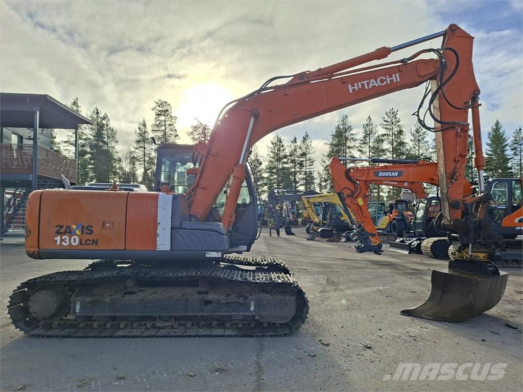 Hitachi ZX130LC-3 PYÖRITTÄJÄLLÄ Raupenbagger