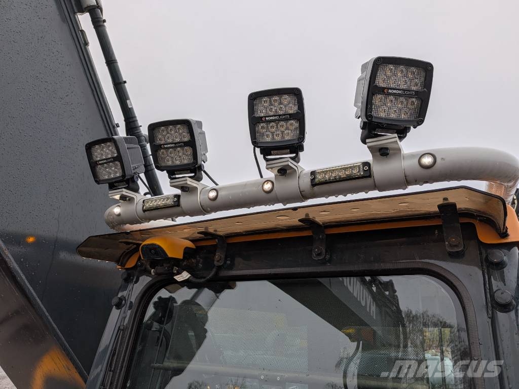Hyundai HX300AL Bandgrävare i bra skick Raupenbagger