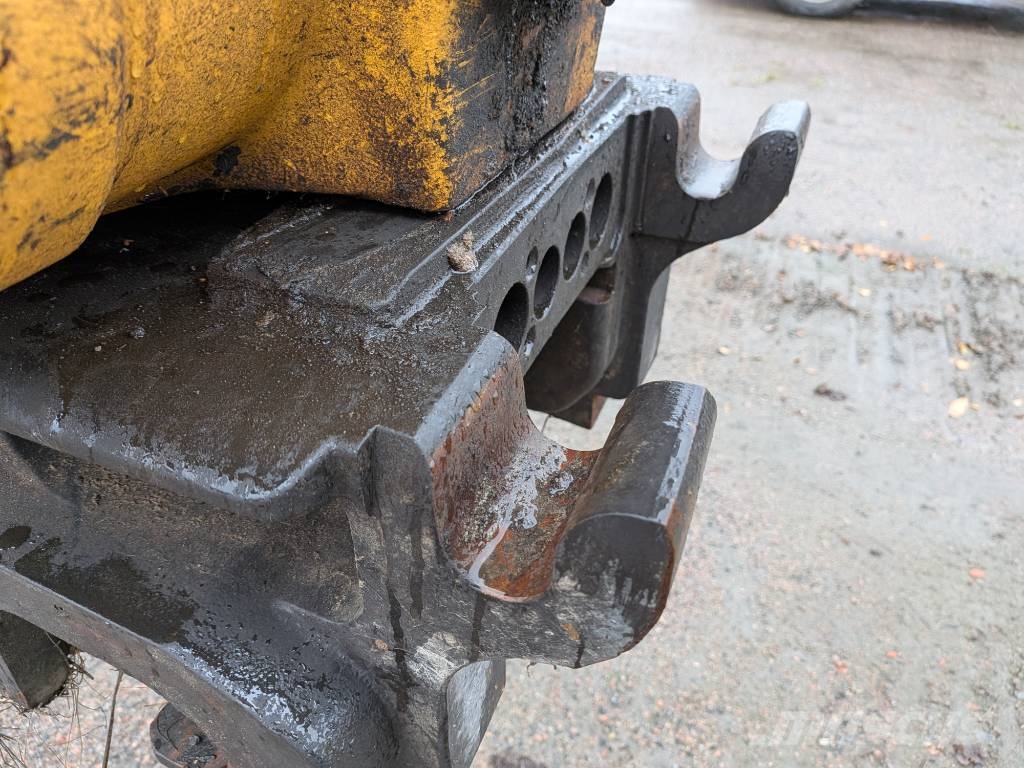 Hyundai HX300AL Bandgrävare i bra skick Raupenbagger