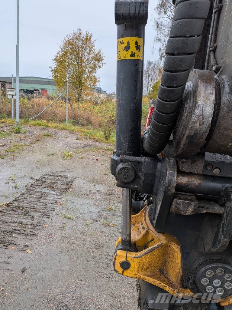 Hyundai HX300AL Bandgrävare i bra skick Raupenbagger