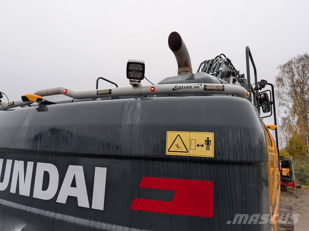 Hyundai HX300AL Bandgrävare i bra skick Raupenbagger