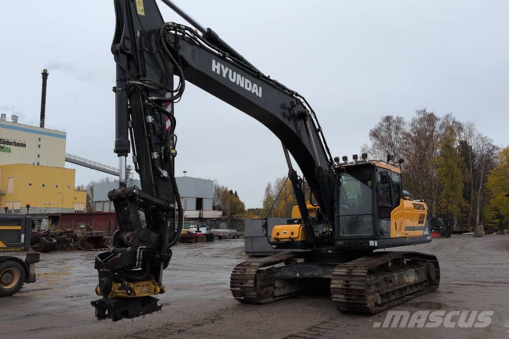 Hyundai HX300AL Bandgrävare i bra skick Raupenbagger