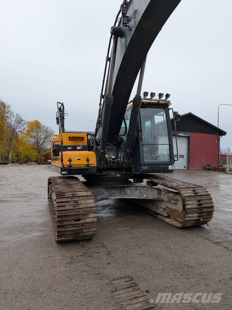 Hyundai HX300AL Bandgrävare i bra skick Raupenbagger