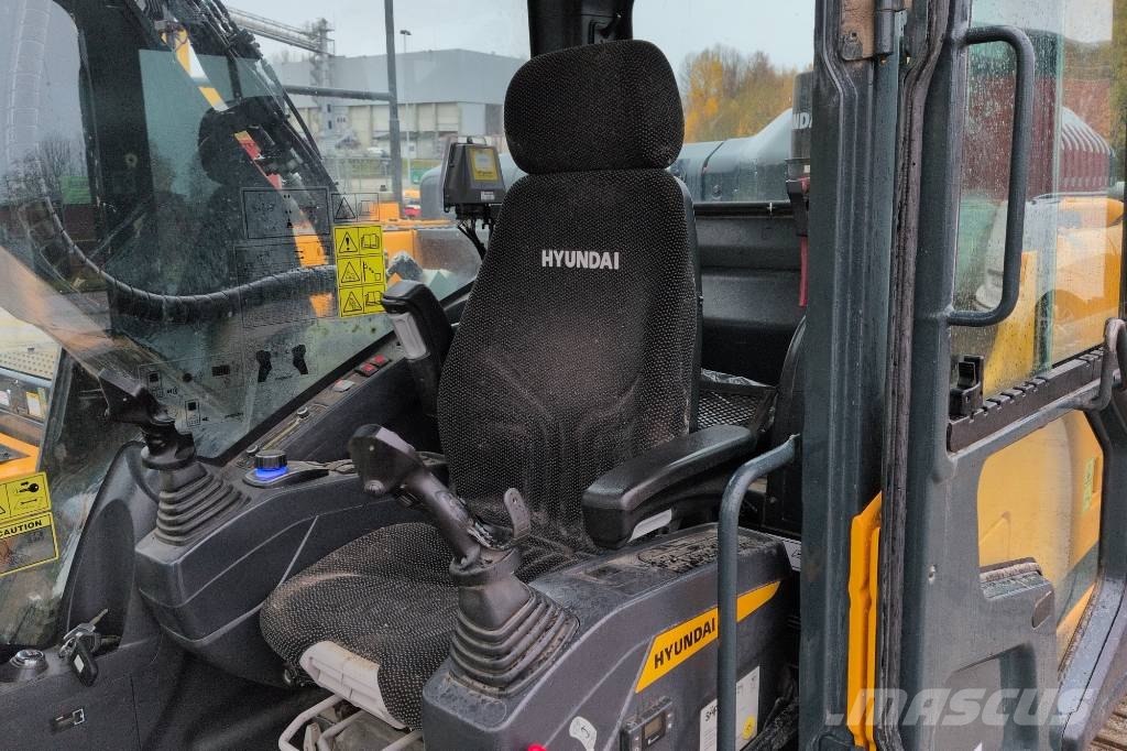 Hyundai HX300AL Bandgrävare i bra skick Raupenbagger