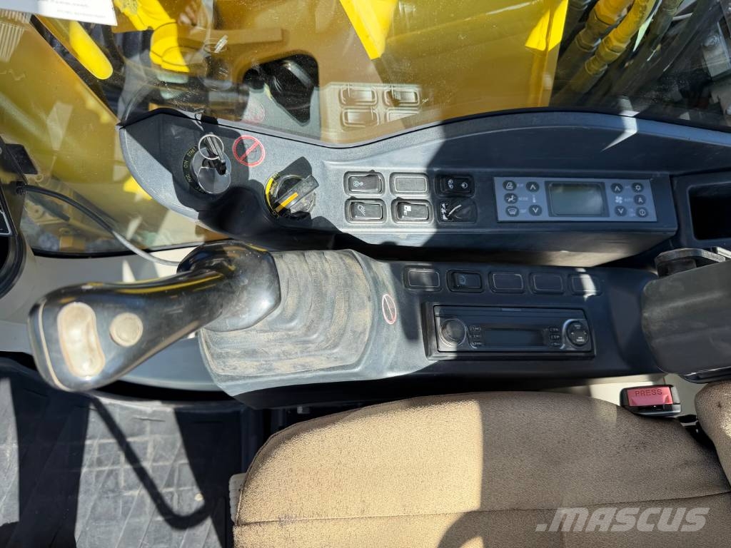 New Holland Kobelco E 135 B Telakaivukoneet