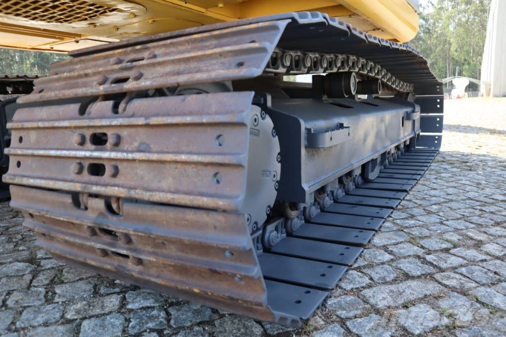New Holland Kobelco E 135 B Telakaivukoneet