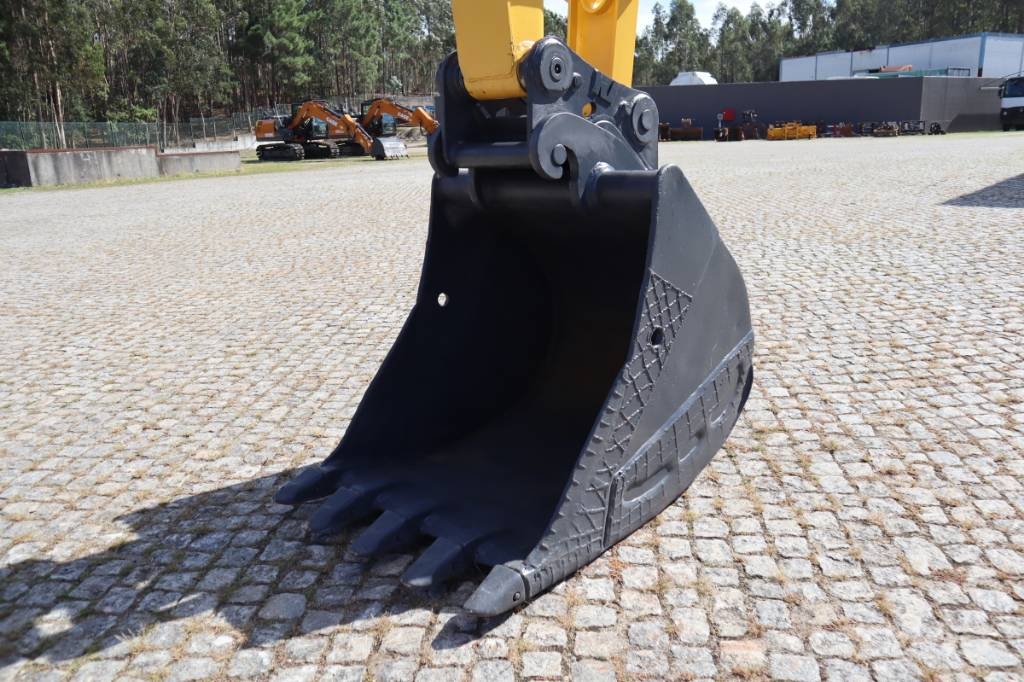 New Holland Kobelco E 135 B Telakaivukoneet