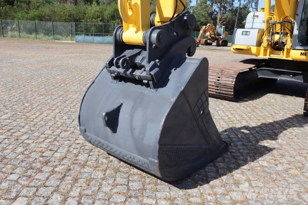 New Holland Kobelco E 135 B Telakaivukoneet
