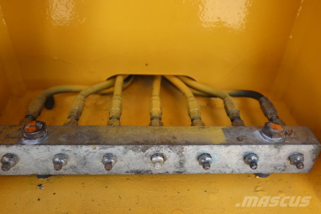 New Holland Kobelco E 135 B Telakaivukoneet