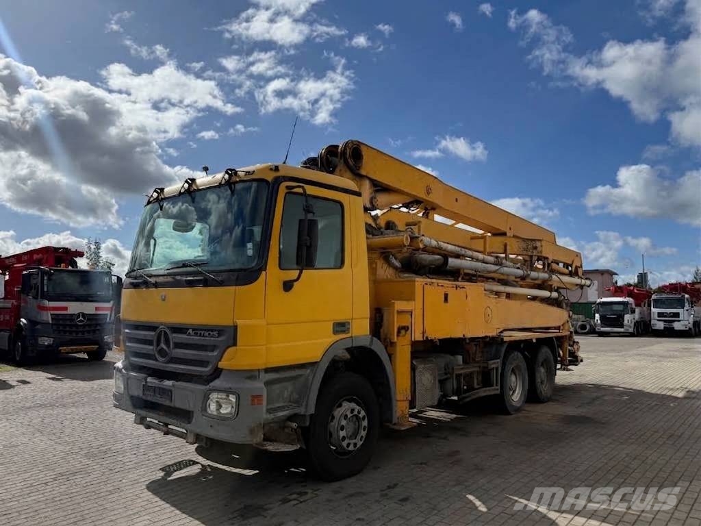 Mercedes-Benz Actros 3332 Schwing 36-4 m Pompa pentru beton
