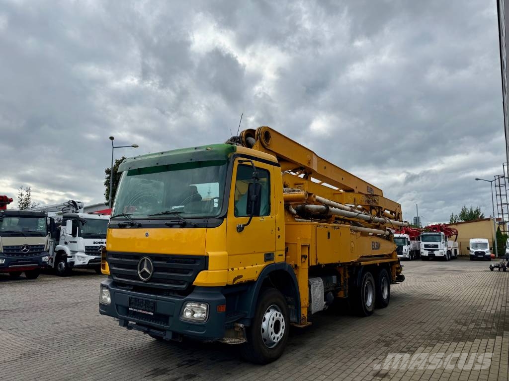 Mercedes-Benz Actros 3332 Schwing 36-4 m مضخات خرسانة