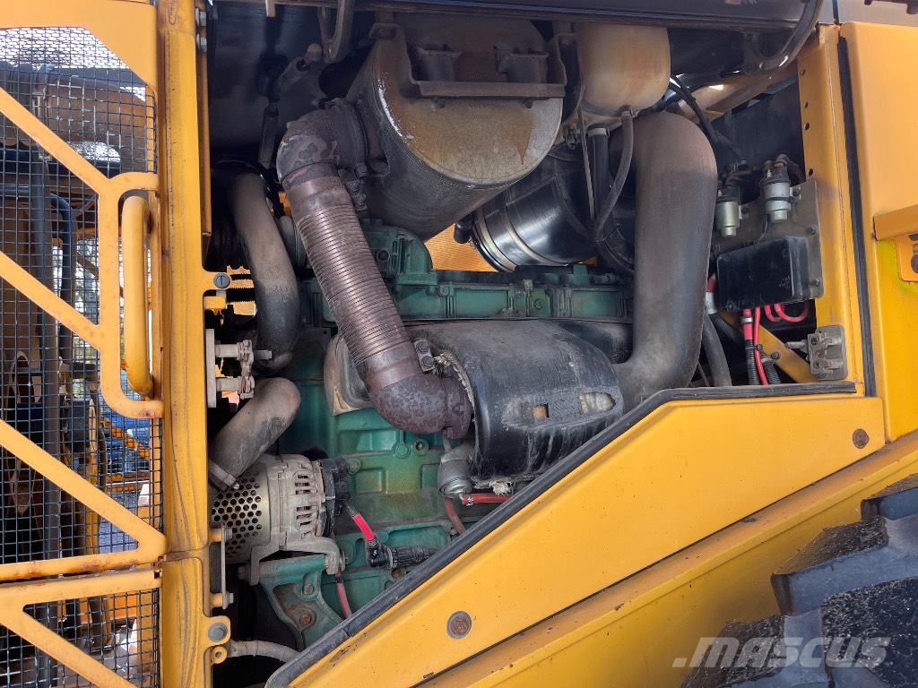 Volvo L 110 F-08 Nya Däck Rataslaadurid