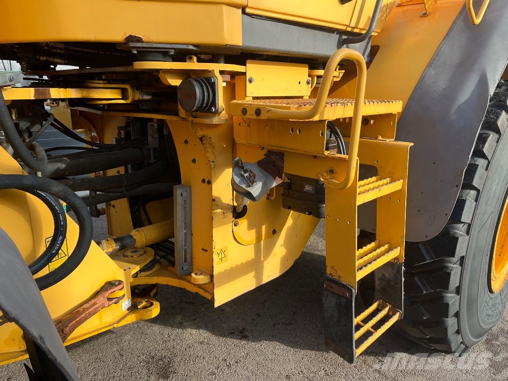 Volvo L 110 F-08 Nya Däck Rataslaadurid
