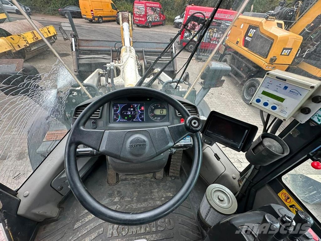 Komatsu WA 270 لوادر بعجل