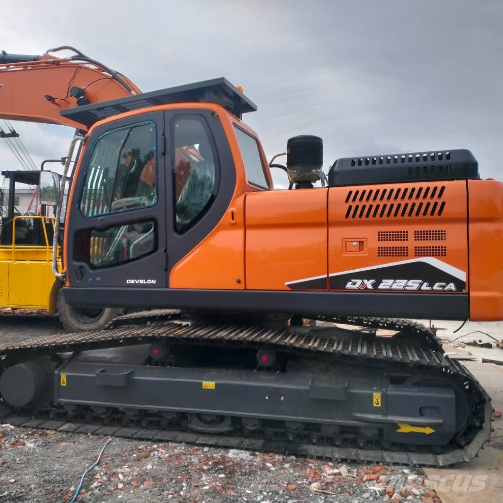 Doosan DX 225 履帶式 挖土機/掘鑿機/挖掘機