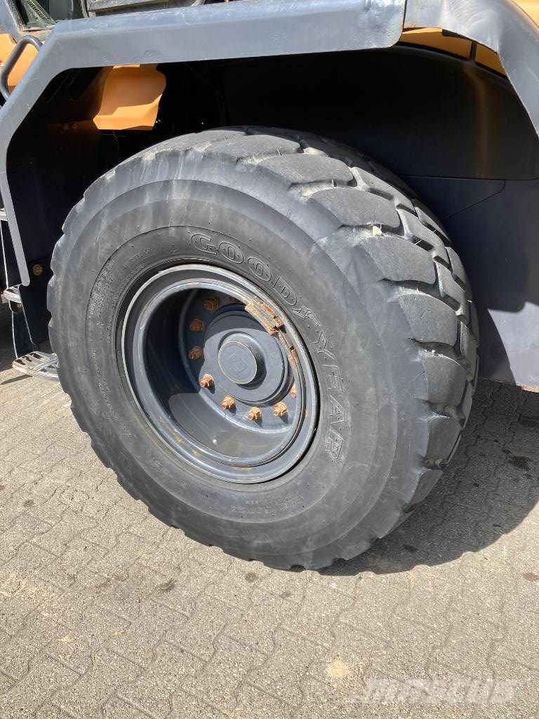 CASE 621G Φορτωτές με λάστιχα (Τροχοφόροι)