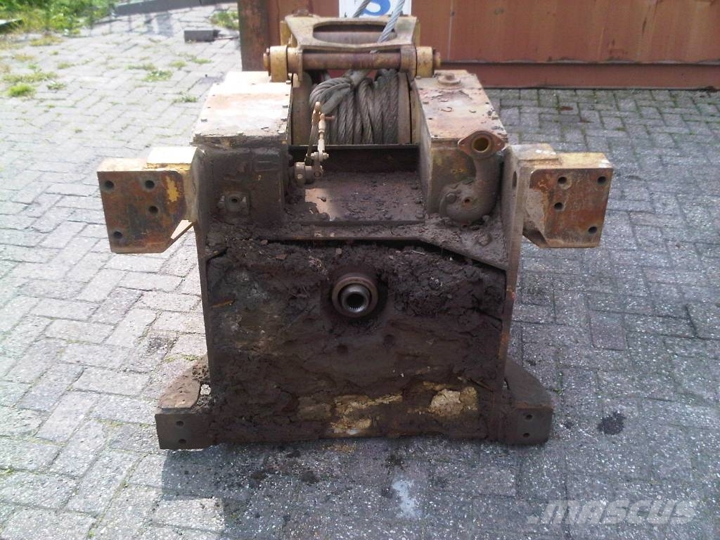 CAT winch to fit D4H & D5H models Строительная техника - Другие