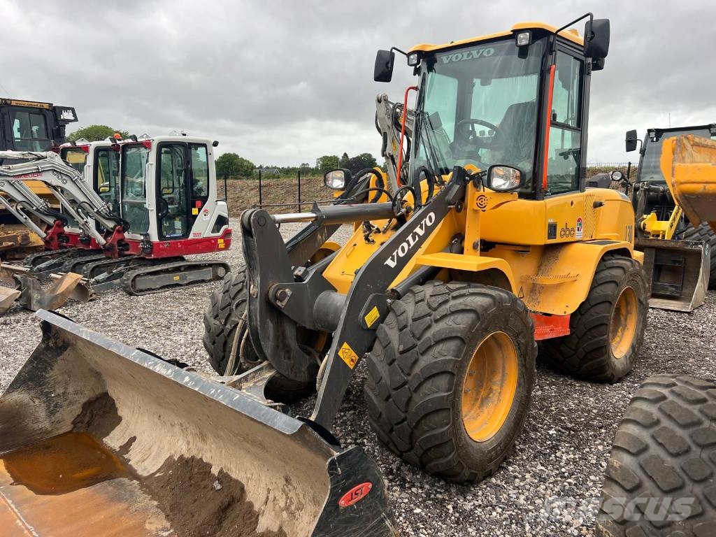 Volvo L 30 輪胎式裝載機