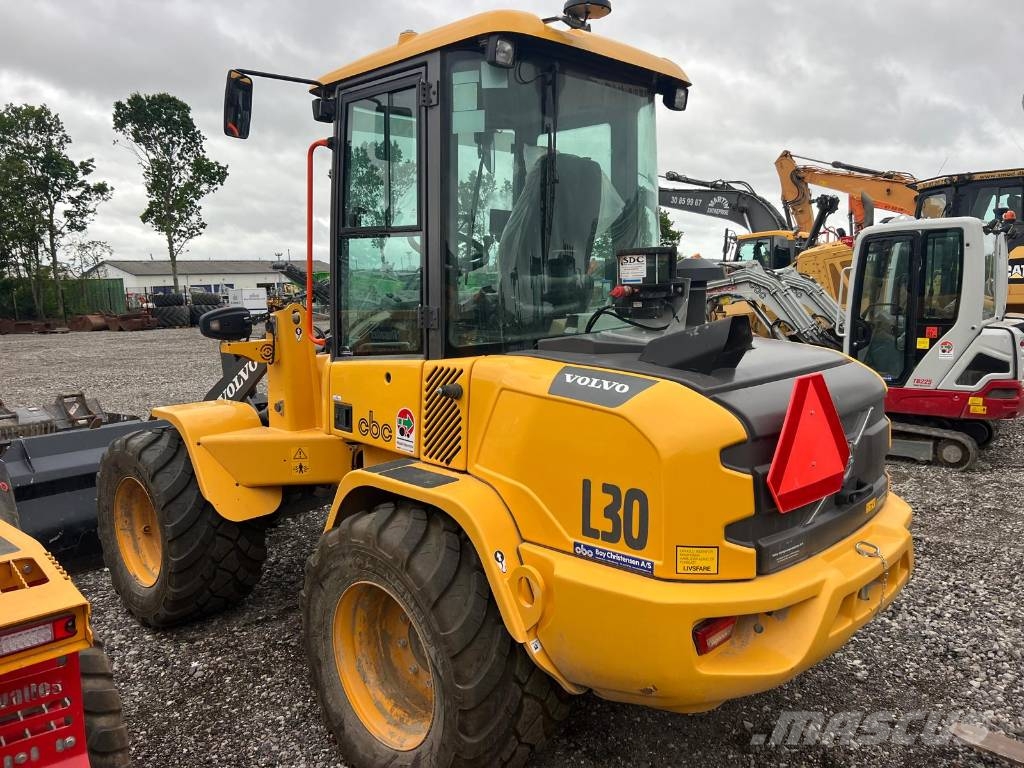 Volvo L 30 輪胎式裝載機