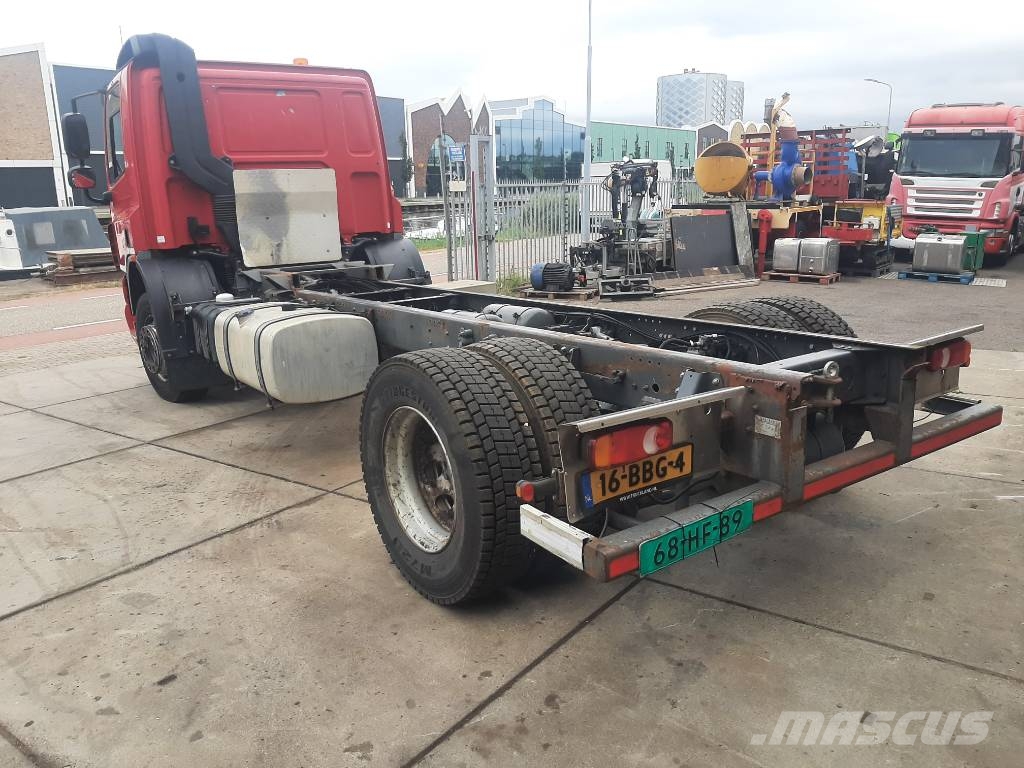 DAF CF 65.250 شاحنات بمقصورة وهيكل