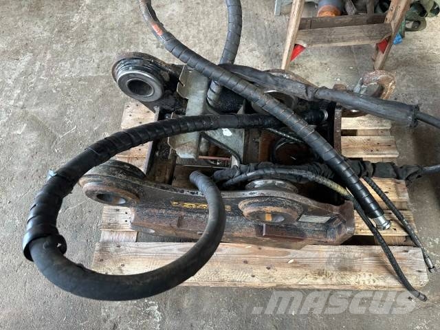 OilQuick OQ 70/55 vollhydraulischer Schnellwechsler Rupsgraafmachines