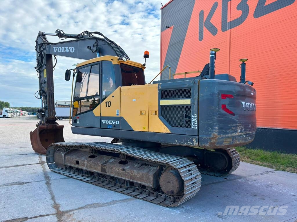 Volvo EC 220 EL 3D / CENTRAL LUBRICATION / AC / AUXILIAR Rupsgraafmachines