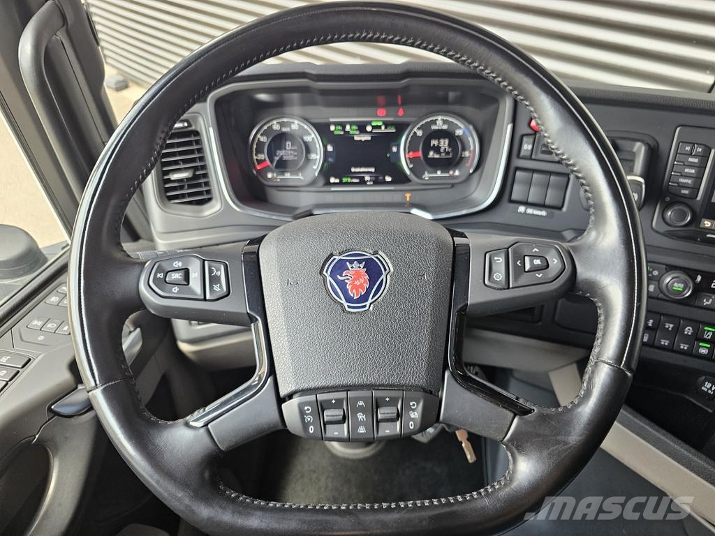 Scania S660 V8 6x2 BOOGIE / RETARDER / FULL AIR SUSPENSIO Camiones tractor