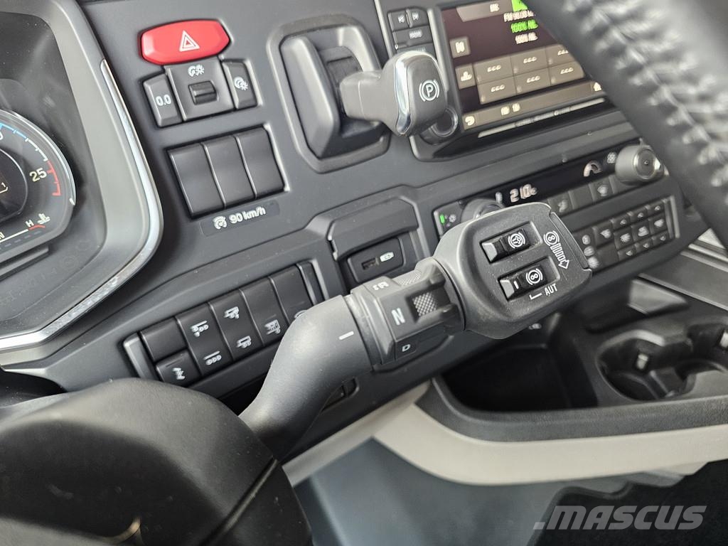 Scania S660 V8 6x2 BOOGIE / RETARDER / FULL AIR SUSPENSIO Camiones tractor