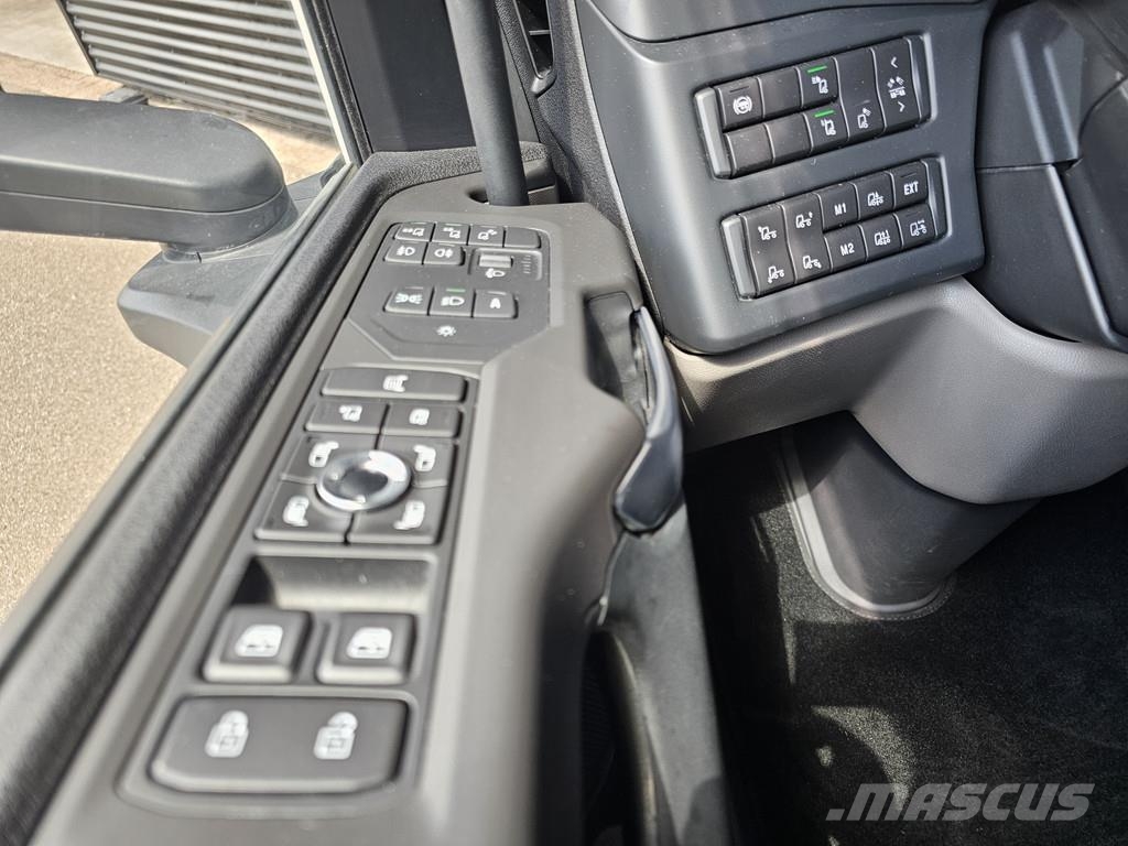 Scania S660 V8 6x2 BOOGIE / RETARDER / FULL AIR SUSPENSIO Camiones tractor