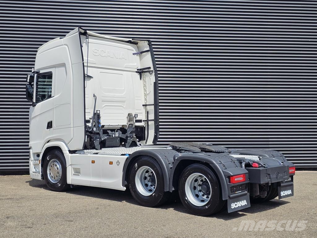 Scania S660 V8 6x2 BOOGIE / RETARDER / FULL AIR SUSPENSIO Camiones tractor