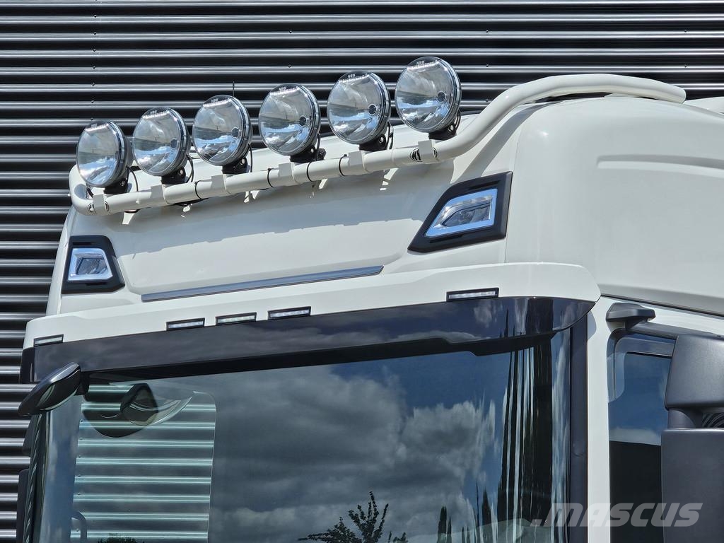 Scania S660 V8 6x2 BOOGIE / RETARDER / FULL AIR SUSPENSIO Camiones tractor